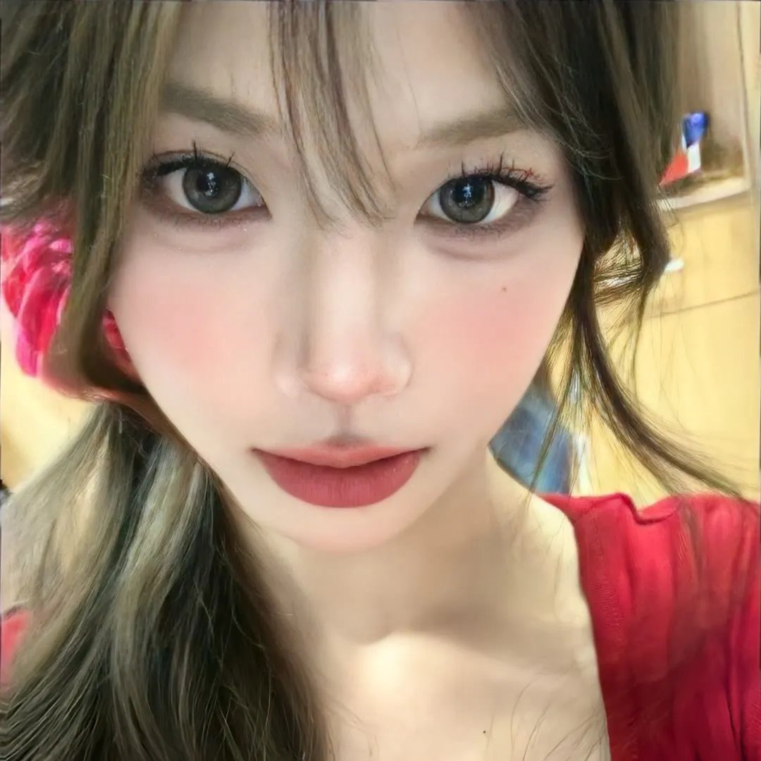 女生向前走